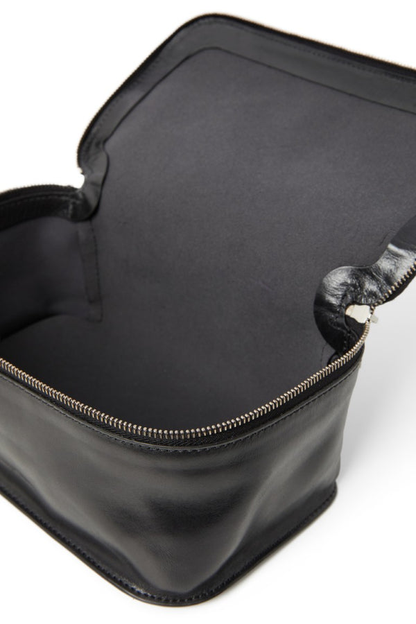 Medium Leather Beauty Pouch