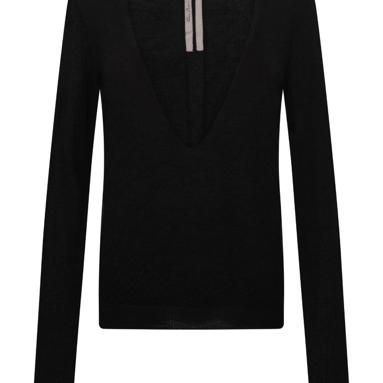 Extreme V Neck Pull