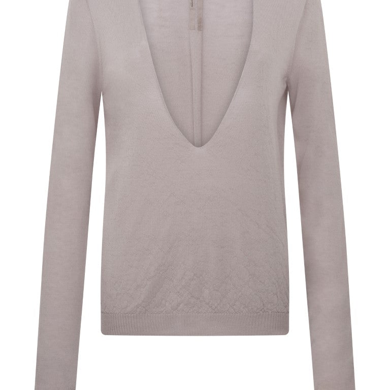 Extreme V Neck Pull