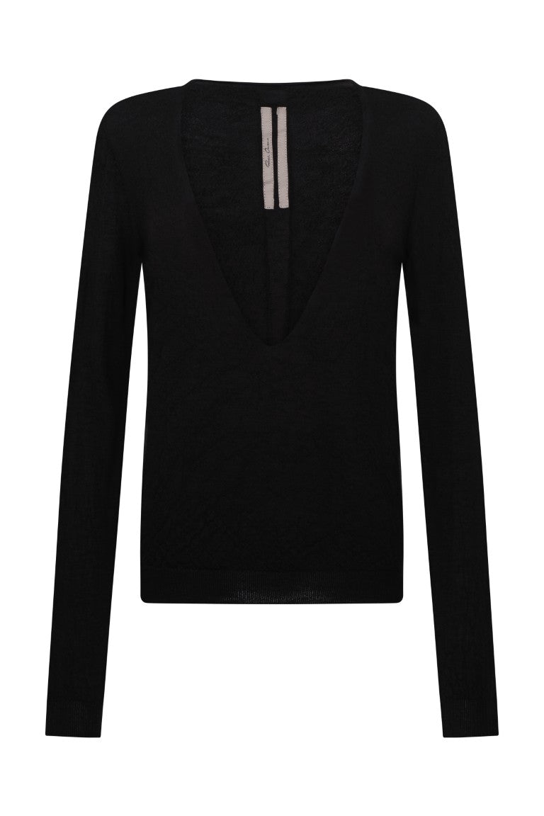 Extreme V Neck Pull
