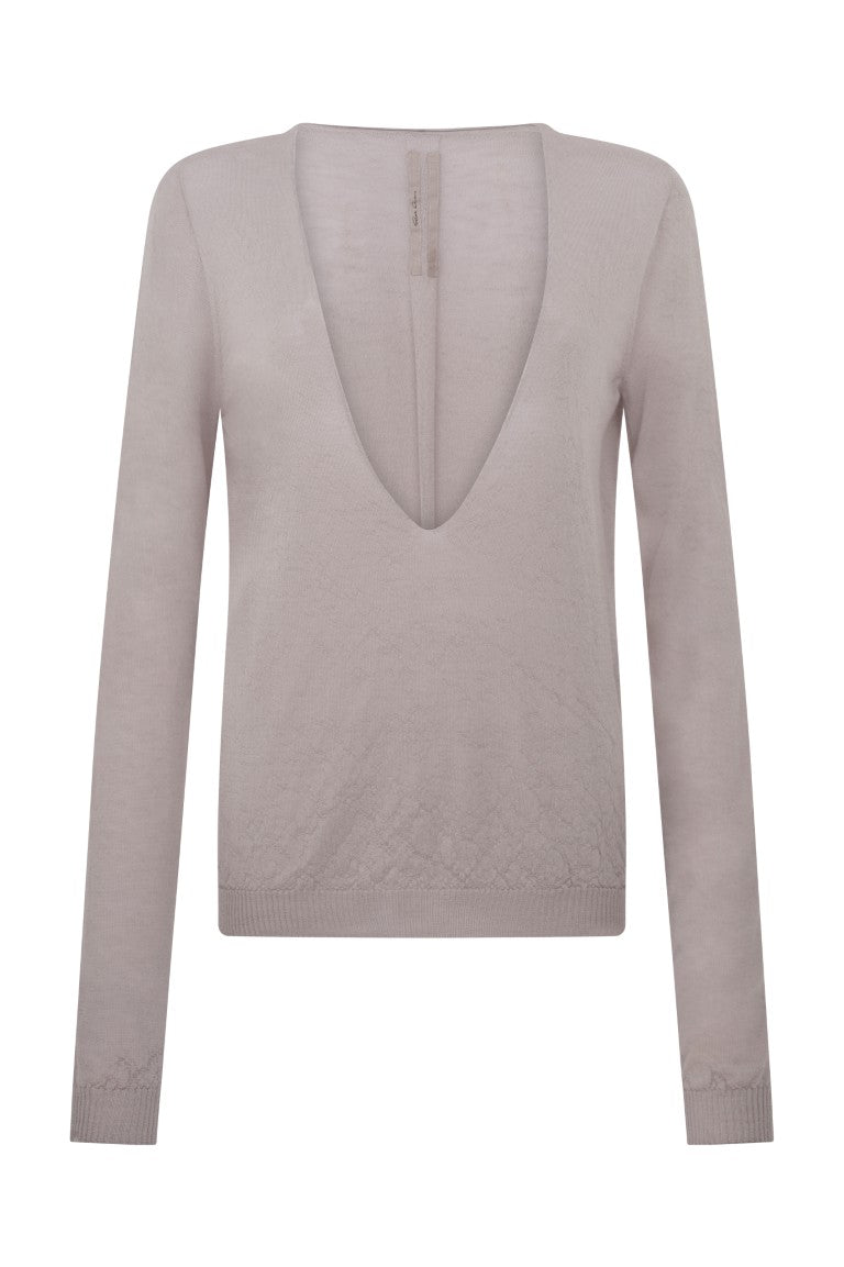 Extreme V Neck Pull